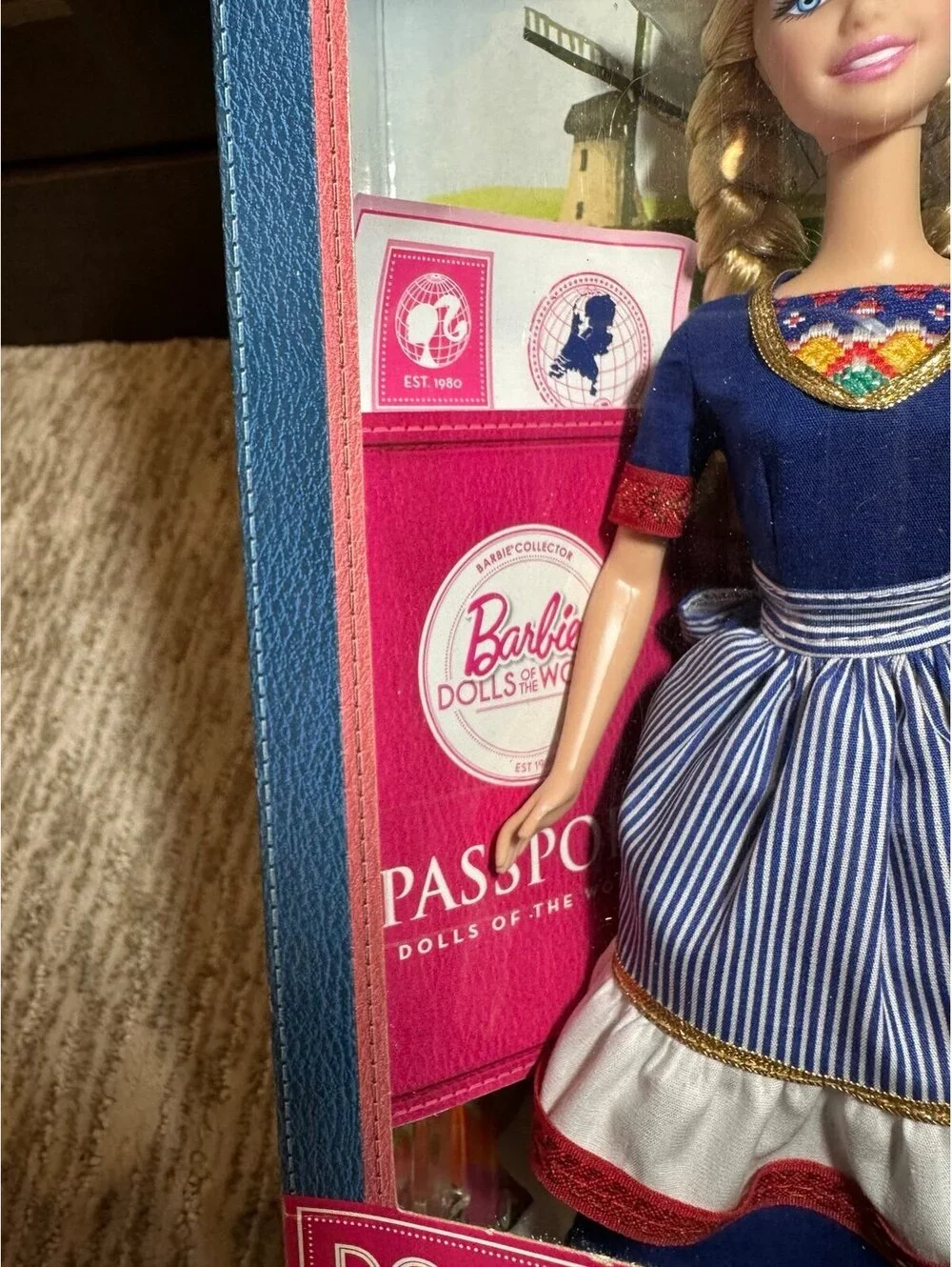 Barbie Dolls of the World Holland Dutch Collector Doll 2011 Pink Label NIB